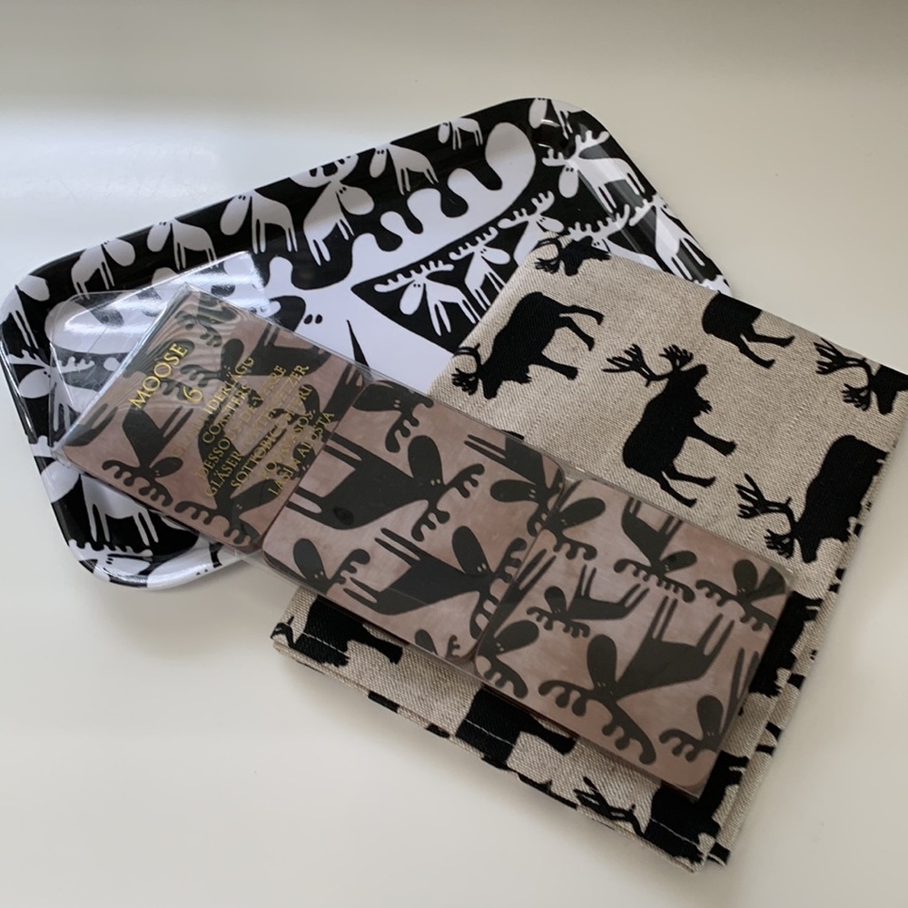 6 coasters, plate and small tablecloth